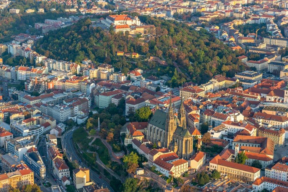 Zagreb što posjetiti, panoramska slika grada Zagreba sa katerdalom